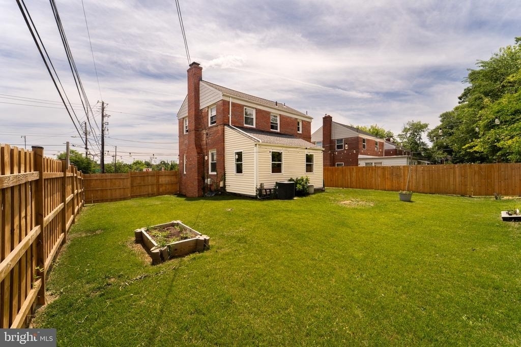 10026 Lorain Avenue - Photo 47