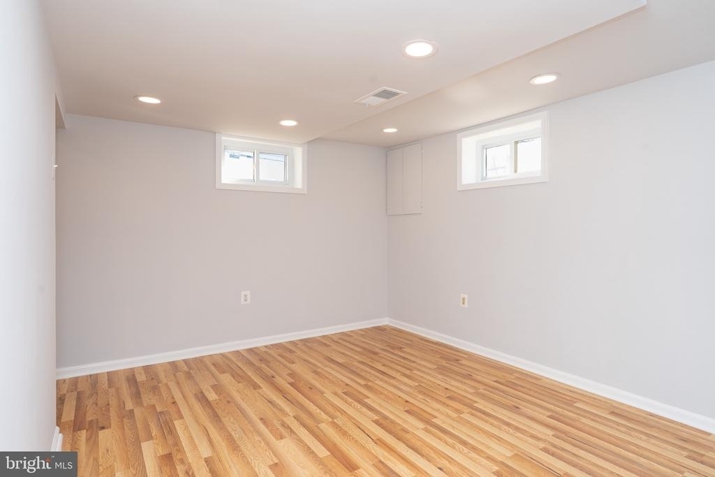 10026 Lorain Avenue - Photo 41