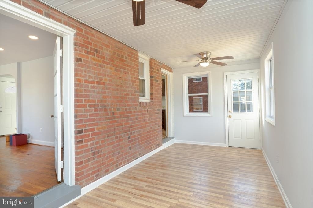 10026 Lorain Avenue - Photo 17
