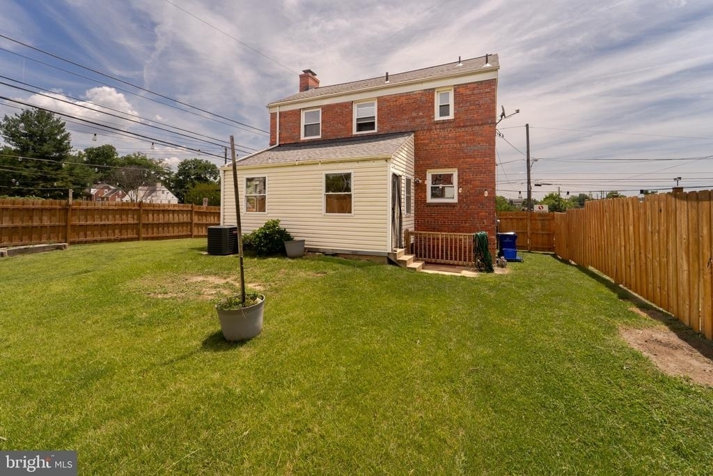 10026 Lorain Avenue - Photo 46