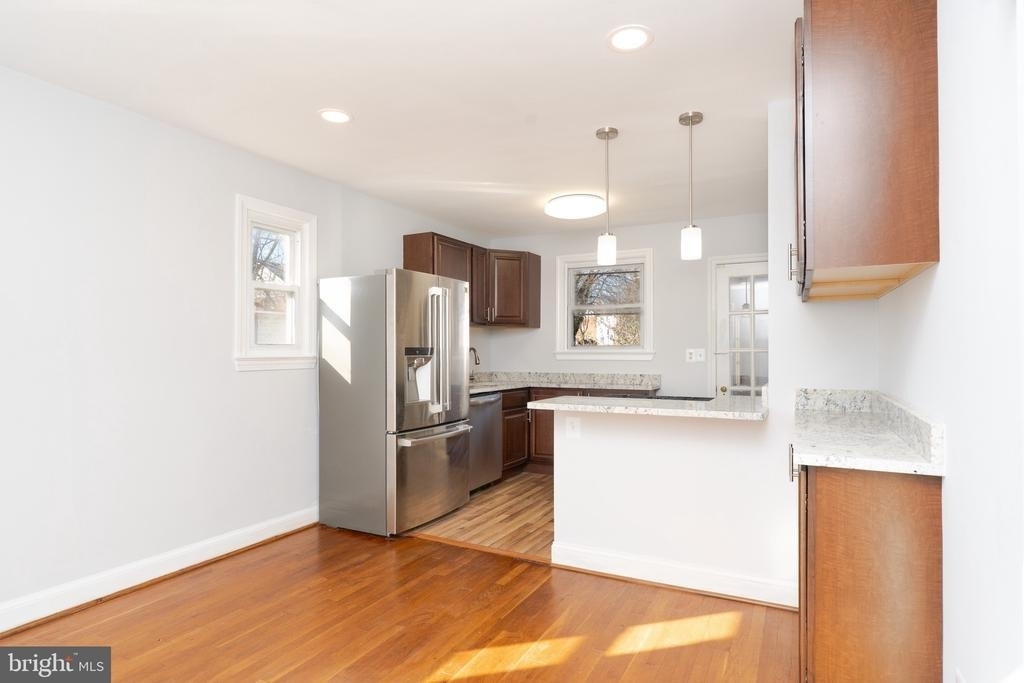 10026 Lorain Avenue - Photo 9