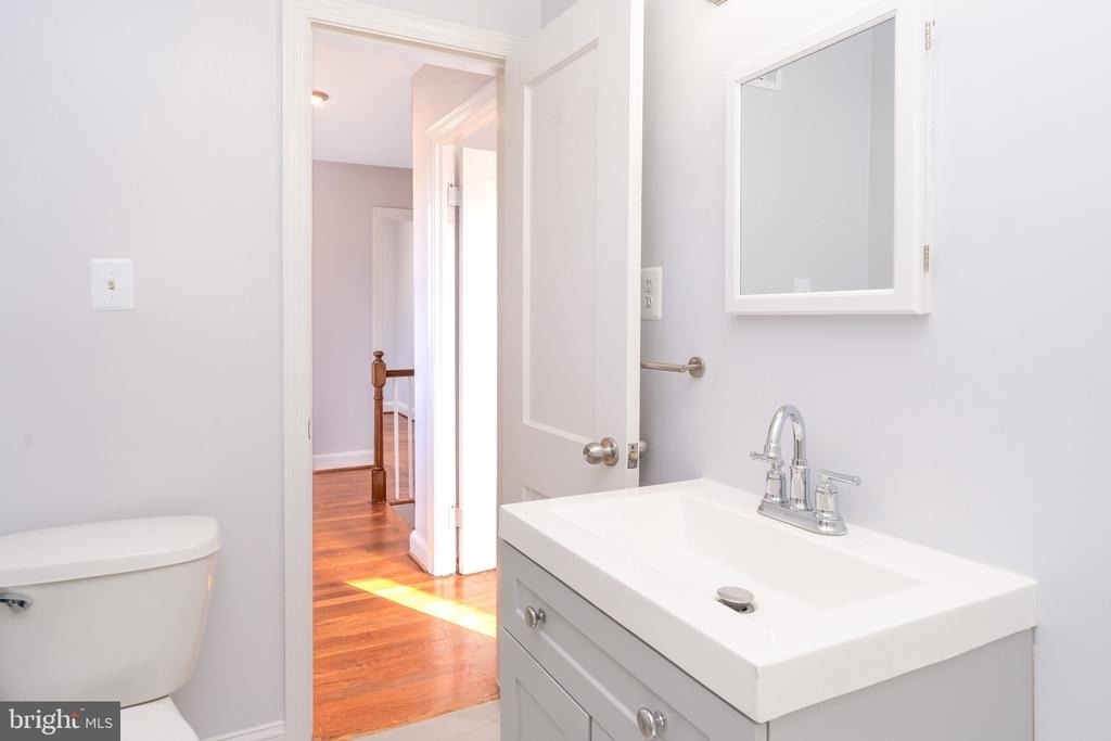 10026 Lorain Avenue - Photo 33