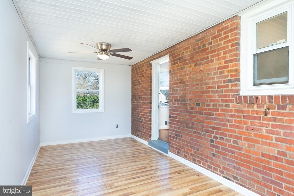 10026 Lorain Avenue - Photo 18