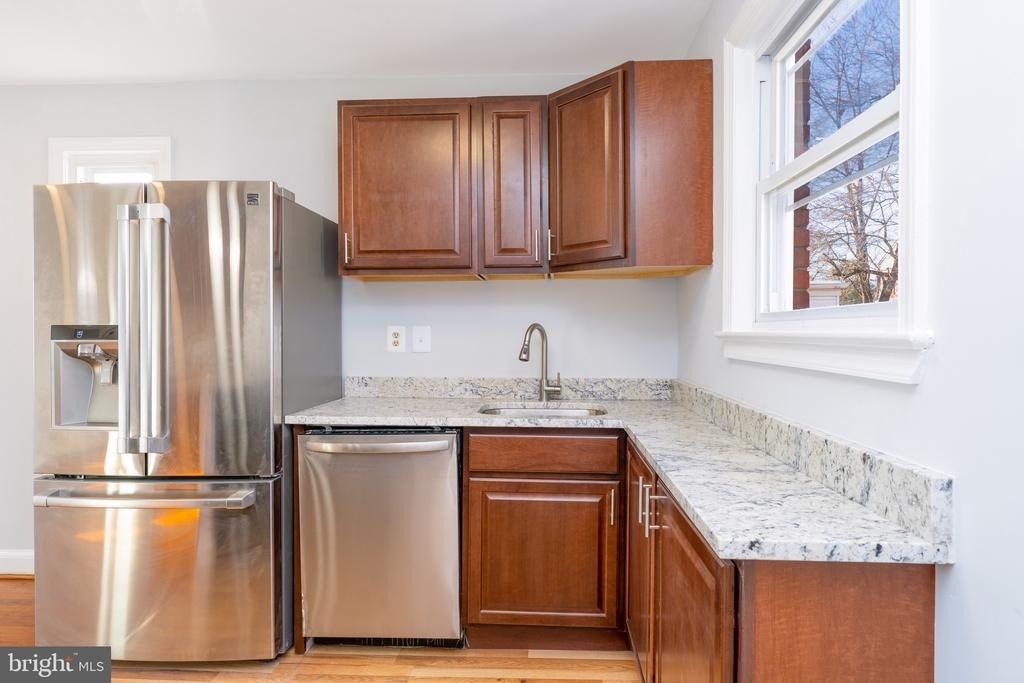 10026 Lorain Avenue - Photo 12