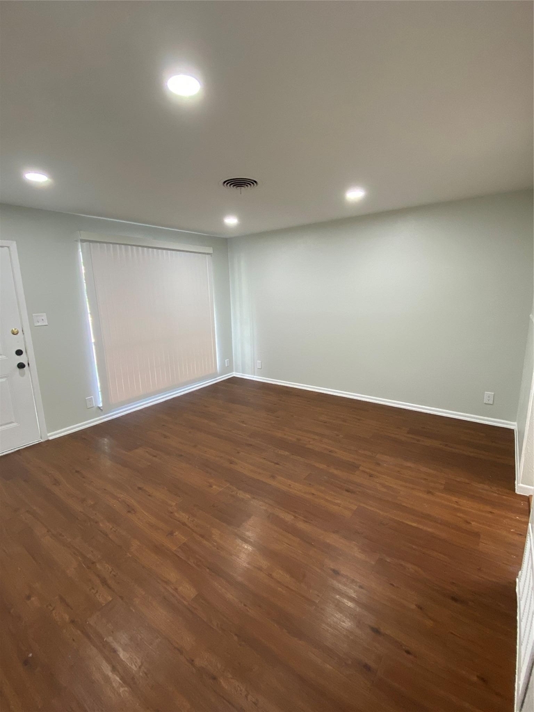 6805 Dubuque Ln - Photo 5