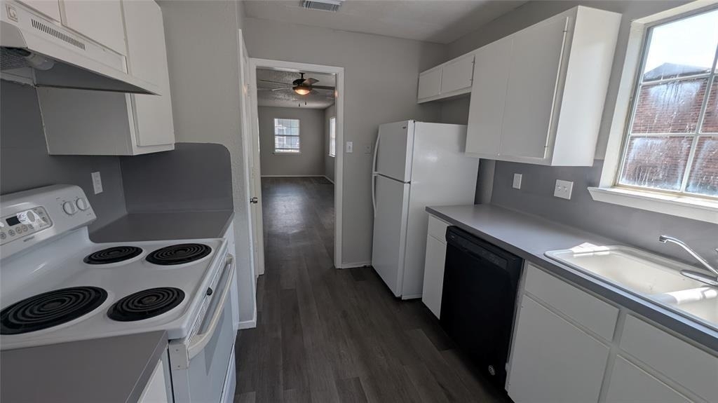 107 Beck St - Photo 2