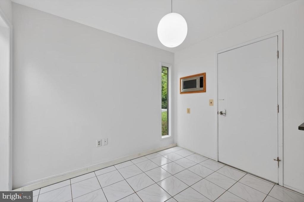 9404 Woodington Drive - Photo 4