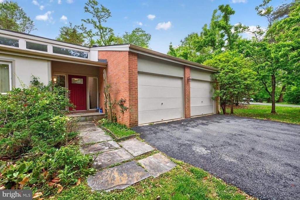 9404 Woodington Drive - Photo 2