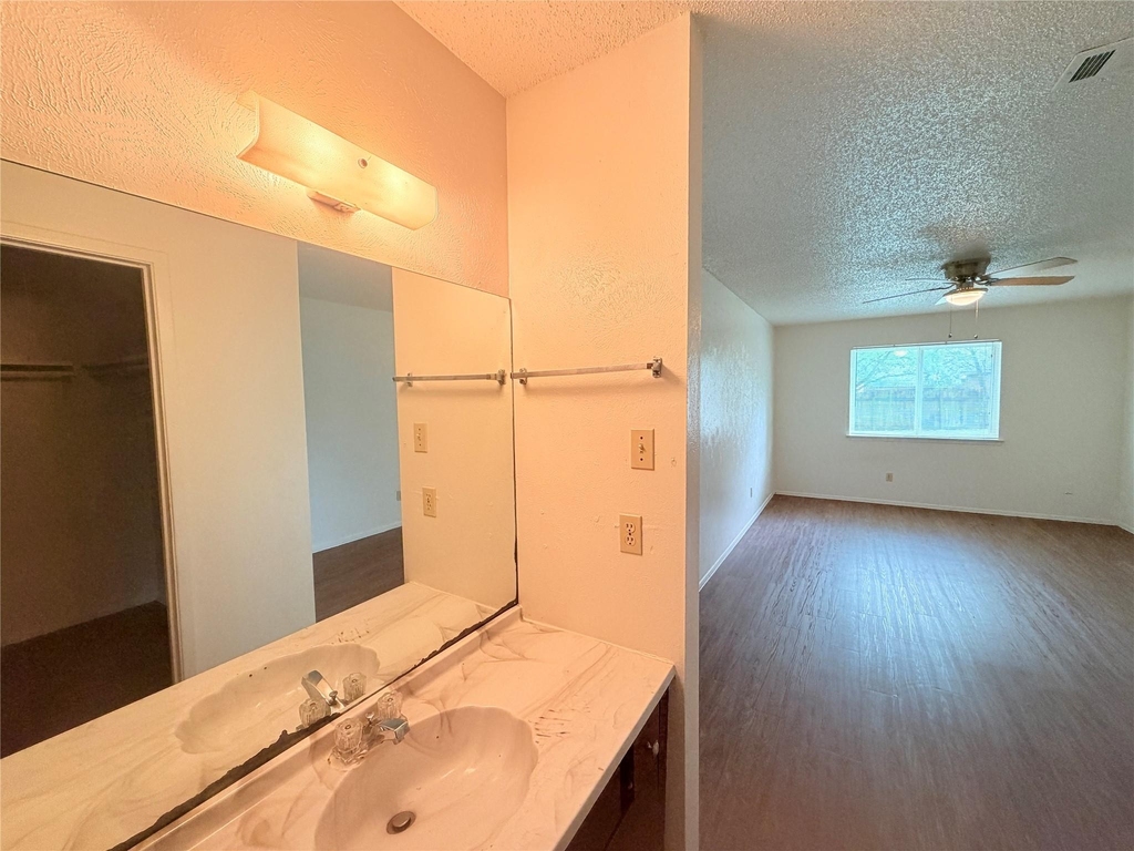 10904 Meadgreen Ct - Photo 20
