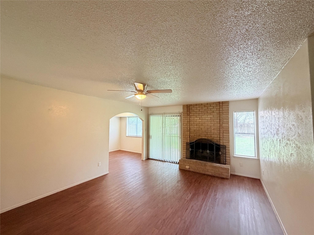 10904 Meadgreen Ct - Photo 2