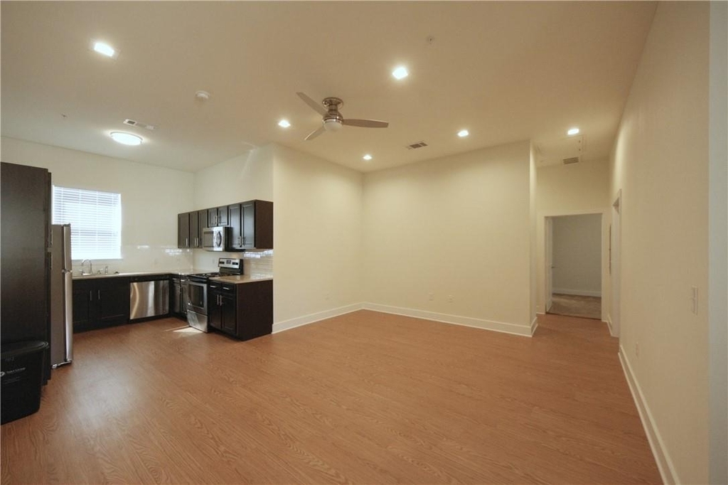 2400 Louis Henna Blvd - Photo 2