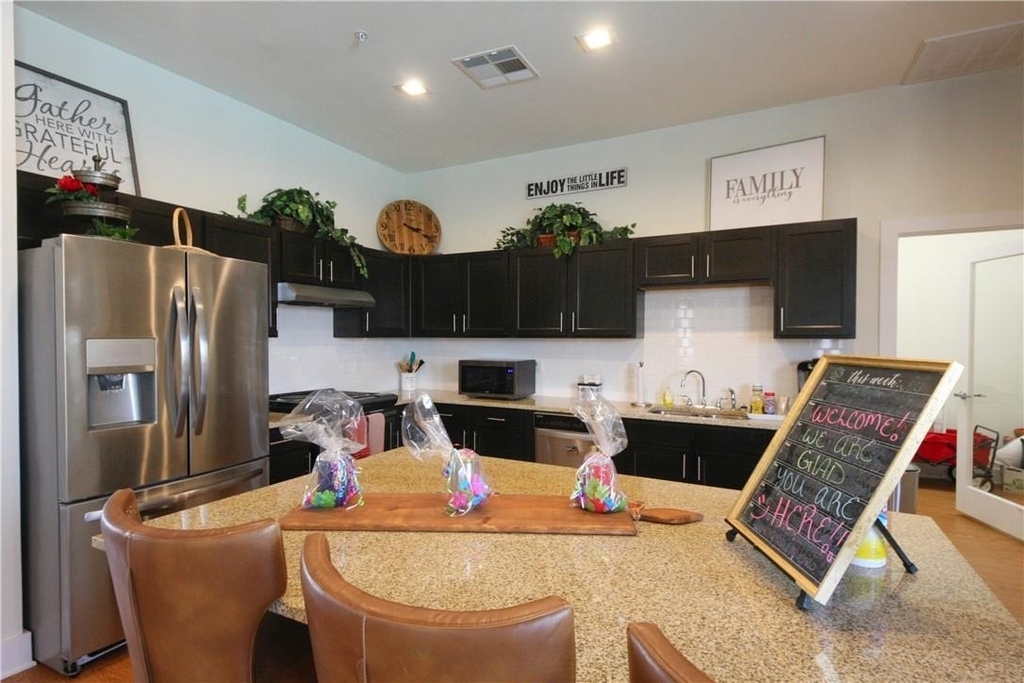2400 Louis Henna Blvd - Photo 18