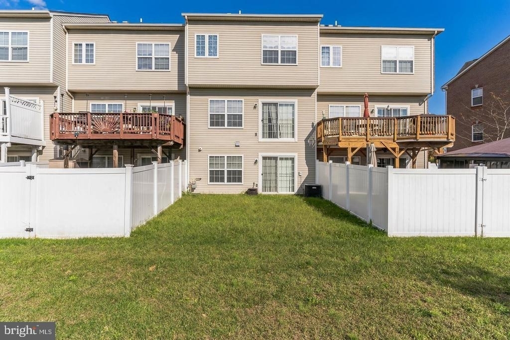 5065 Ottawa Park - Photo 1