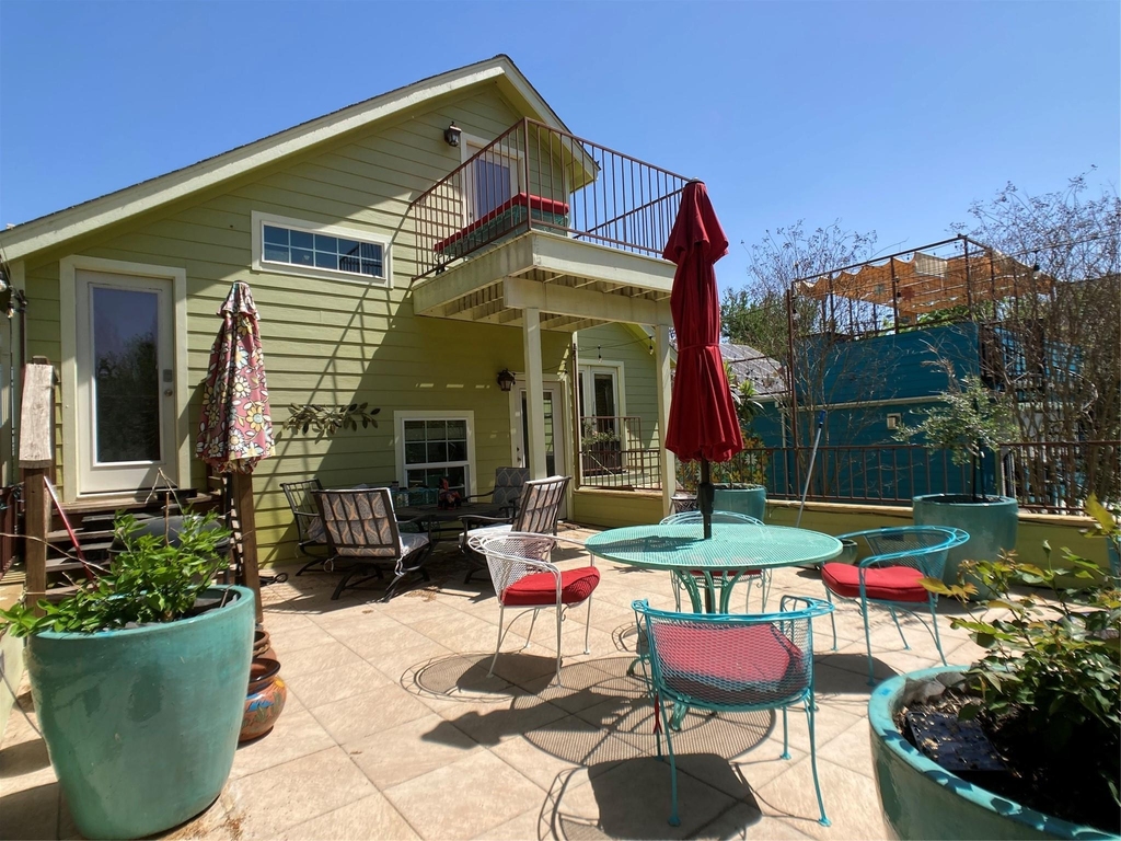 1509 Treadwell St - Photo 0