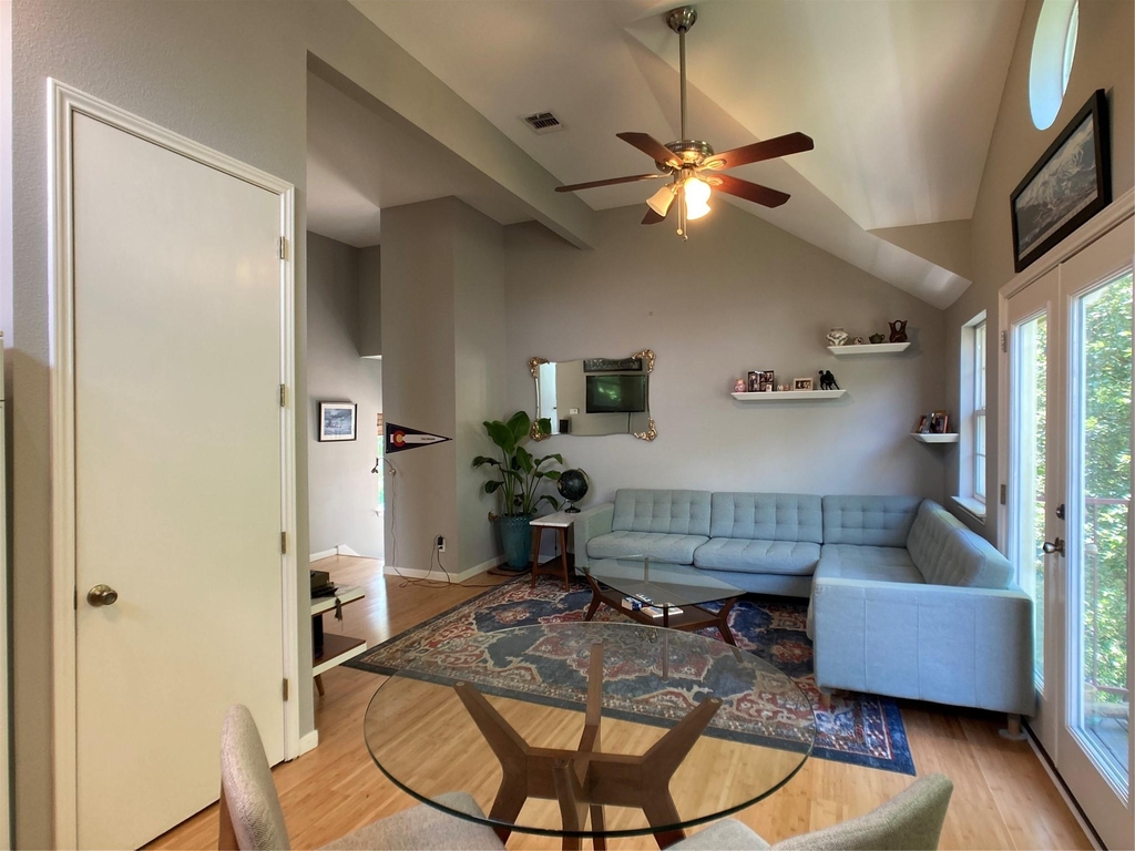 1509 Treadwell St - Photo 3