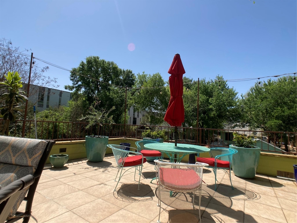 1509 Treadwell St - Photo 14