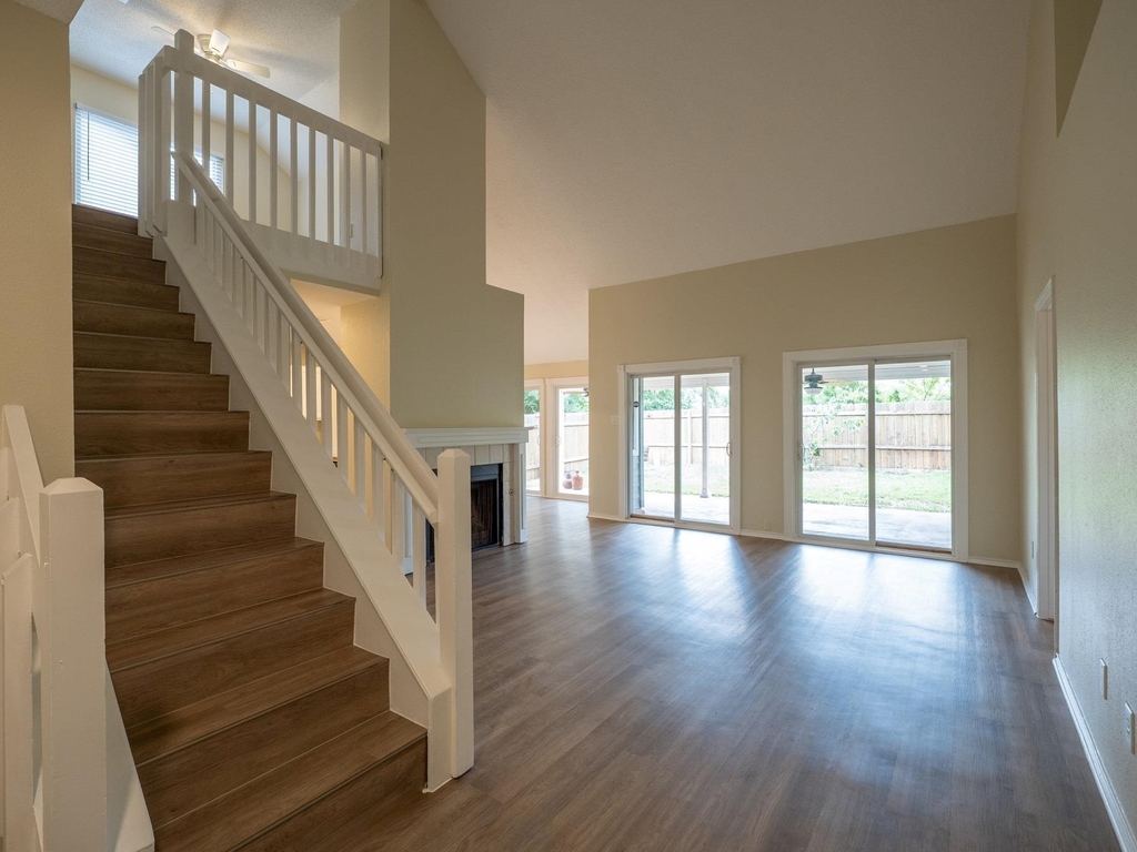 6307 Avery Island Ave - Photo 3