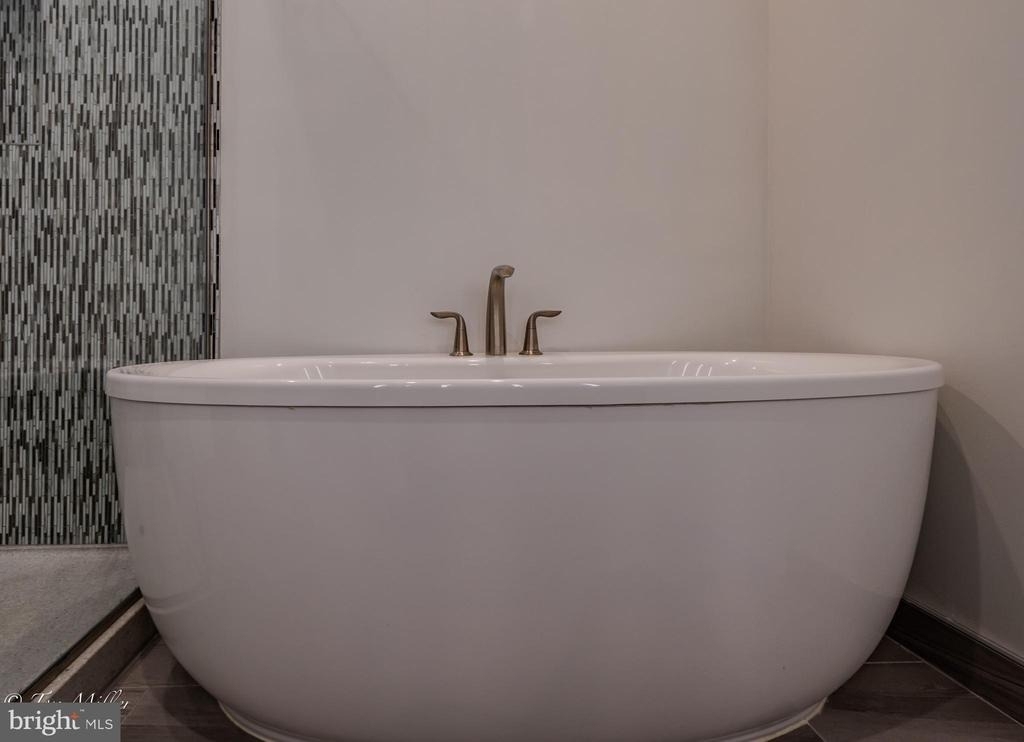 414 Light Street - Photo 27