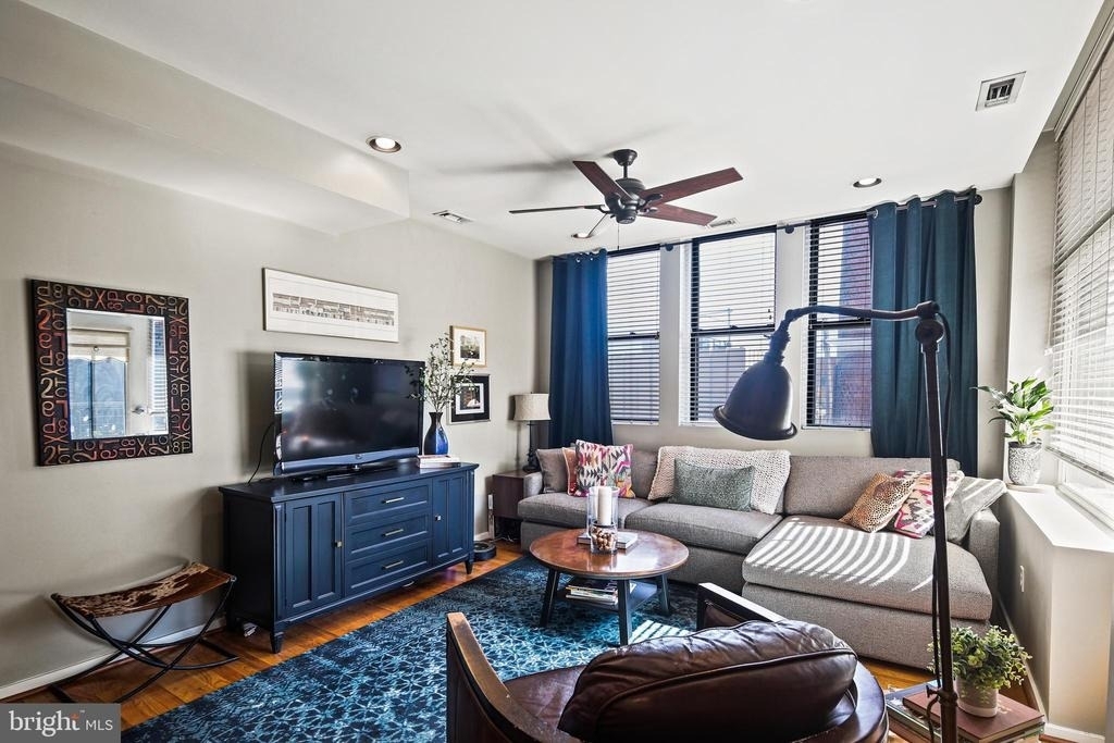 1211 Light Street - Photo 8