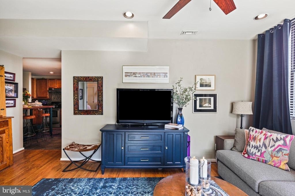 1211 Light Street - Photo 9