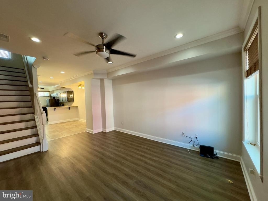 709 Scott Street - Photo 1