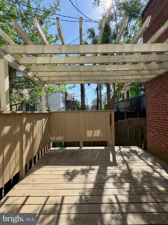 709 Scott Street - Photo 5