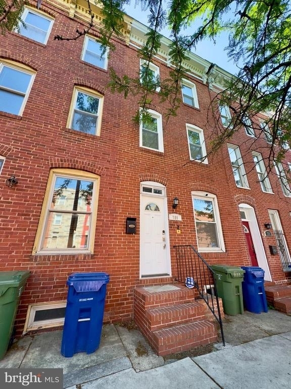 709 Scott Street - Photo 0