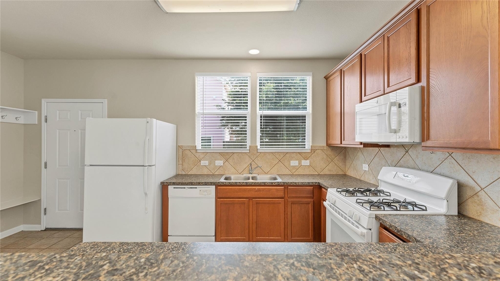 334 Newberry Trl - Photo 11