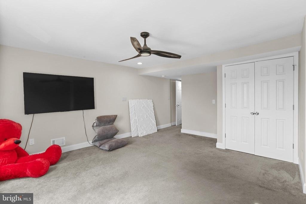 110 S Calhoun Street - Photo 34