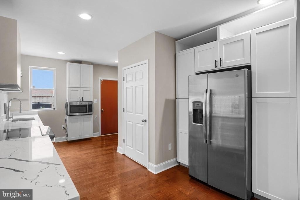 110 S Calhoun Street - Photo 17