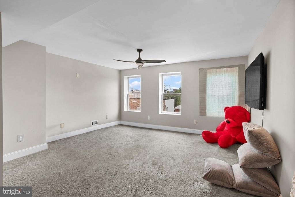 110 S Calhoun Street - Photo 33