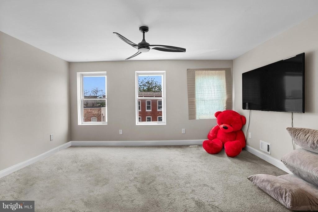 110 S Calhoun Street - Photo 32