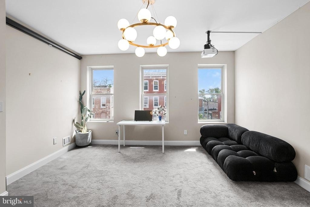 110 S Calhoun Street - Photo 27