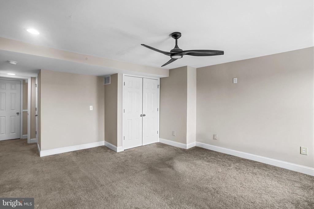 110 S Calhoun Street - Photo 35