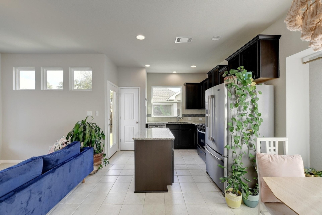 518 Stonewood Ln - Photo 8
