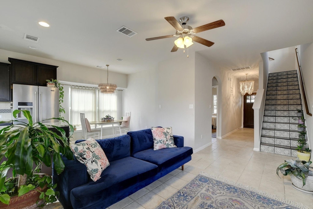 518 Stonewood Ln - Photo 4