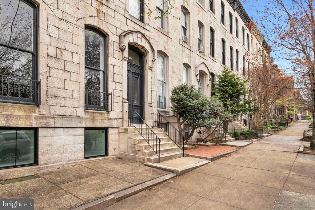 1602 Park Avenue - Photo 0