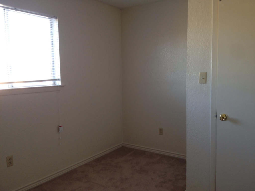 232 Craddock Ave - Photo 8