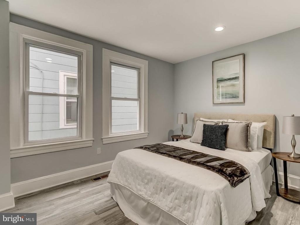 4813 Crowson Avenue - Photo 9