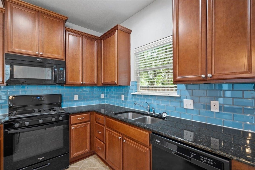 9413 Tanager Way - Photo 11