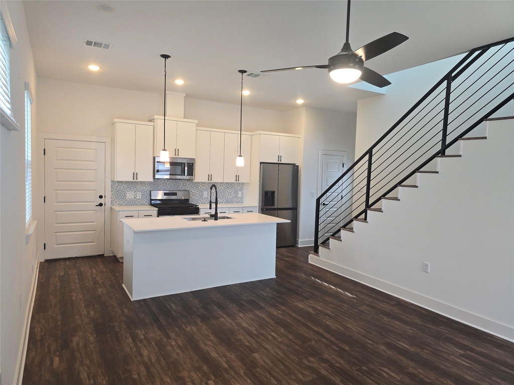 7601 Carver Ave - Photo 9