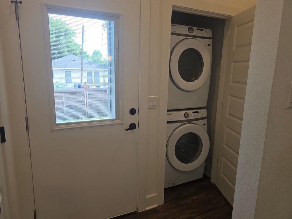 7601 Carver Ave - Photo 12