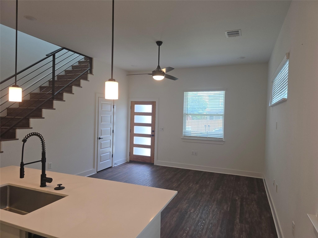7601 Carver Ave - Photo 11