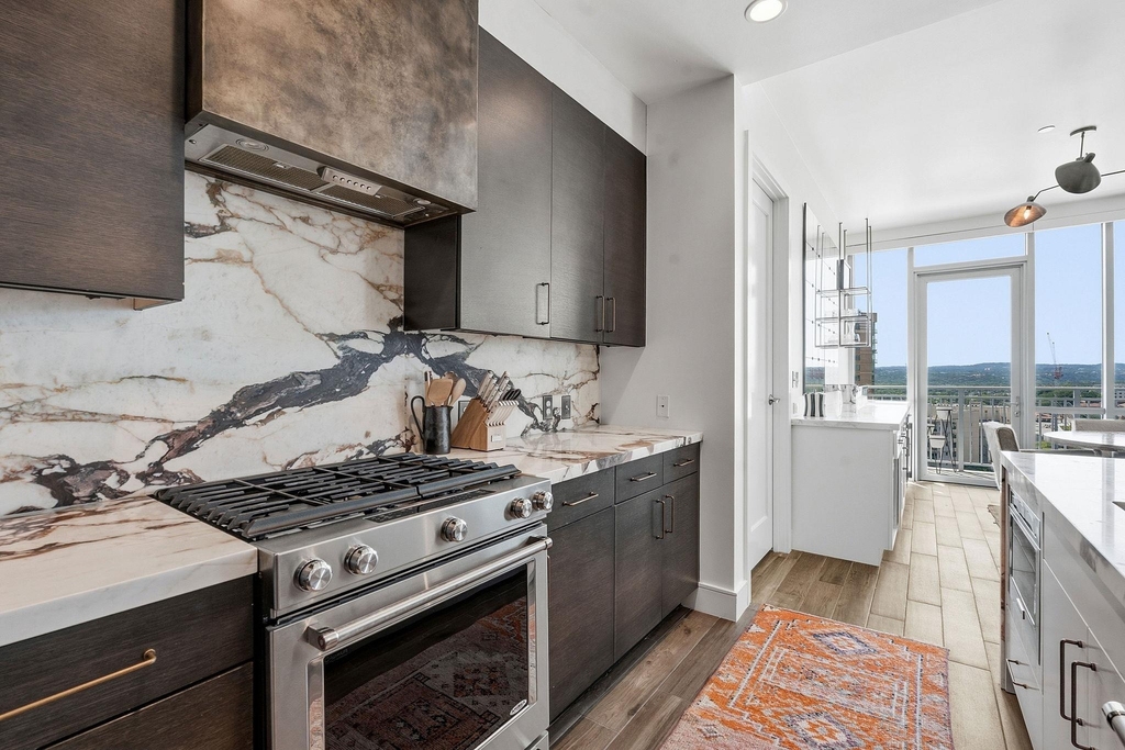 222 West Ave - Photo 8