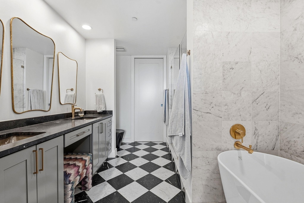 222 West Ave - Photo 19