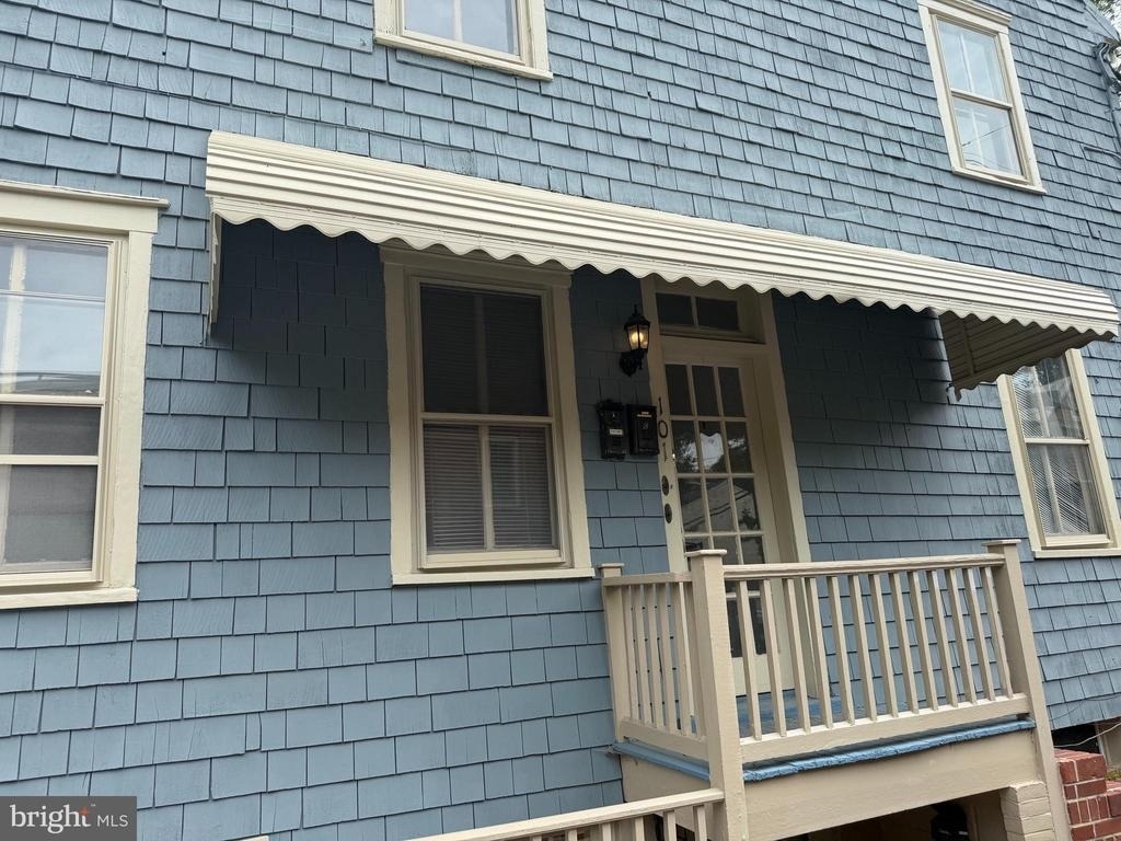 101 Charles Street - Photo 1
