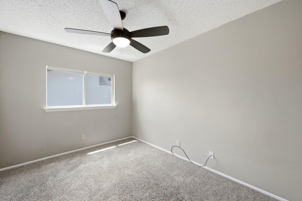 4507 Sherwood Way - Photo 18