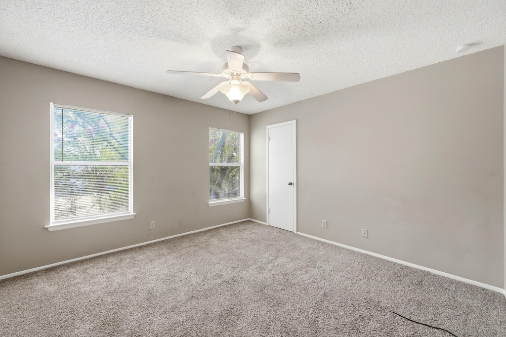 4507 Sherwood Way - Photo 17