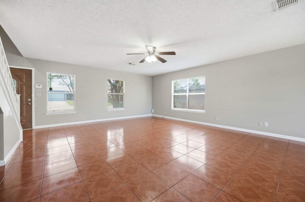 4507 Sherwood Way - Photo 6