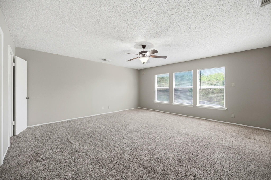 4507 Sherwood Way - Photo 12